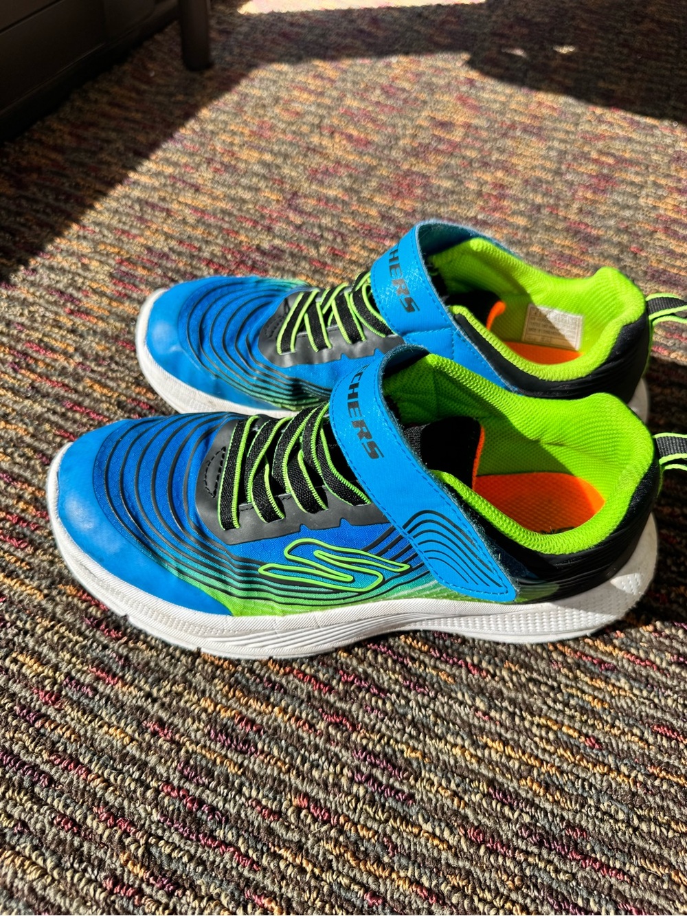 Skechers Kids Blue & Neon Green Athletic Sneakers size 4